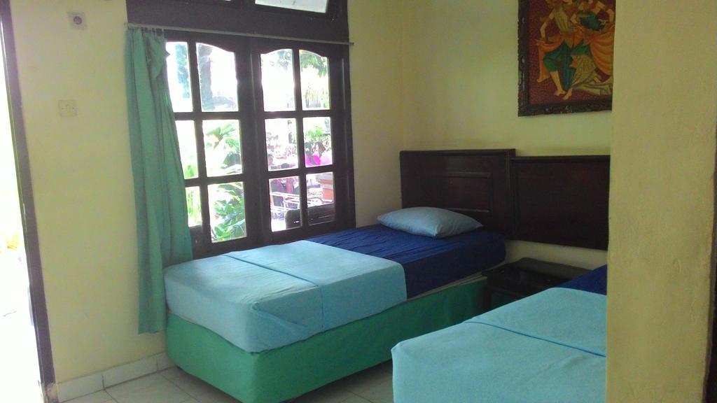 Mahendra Beach Inn Kuta Lombok Exterior foto