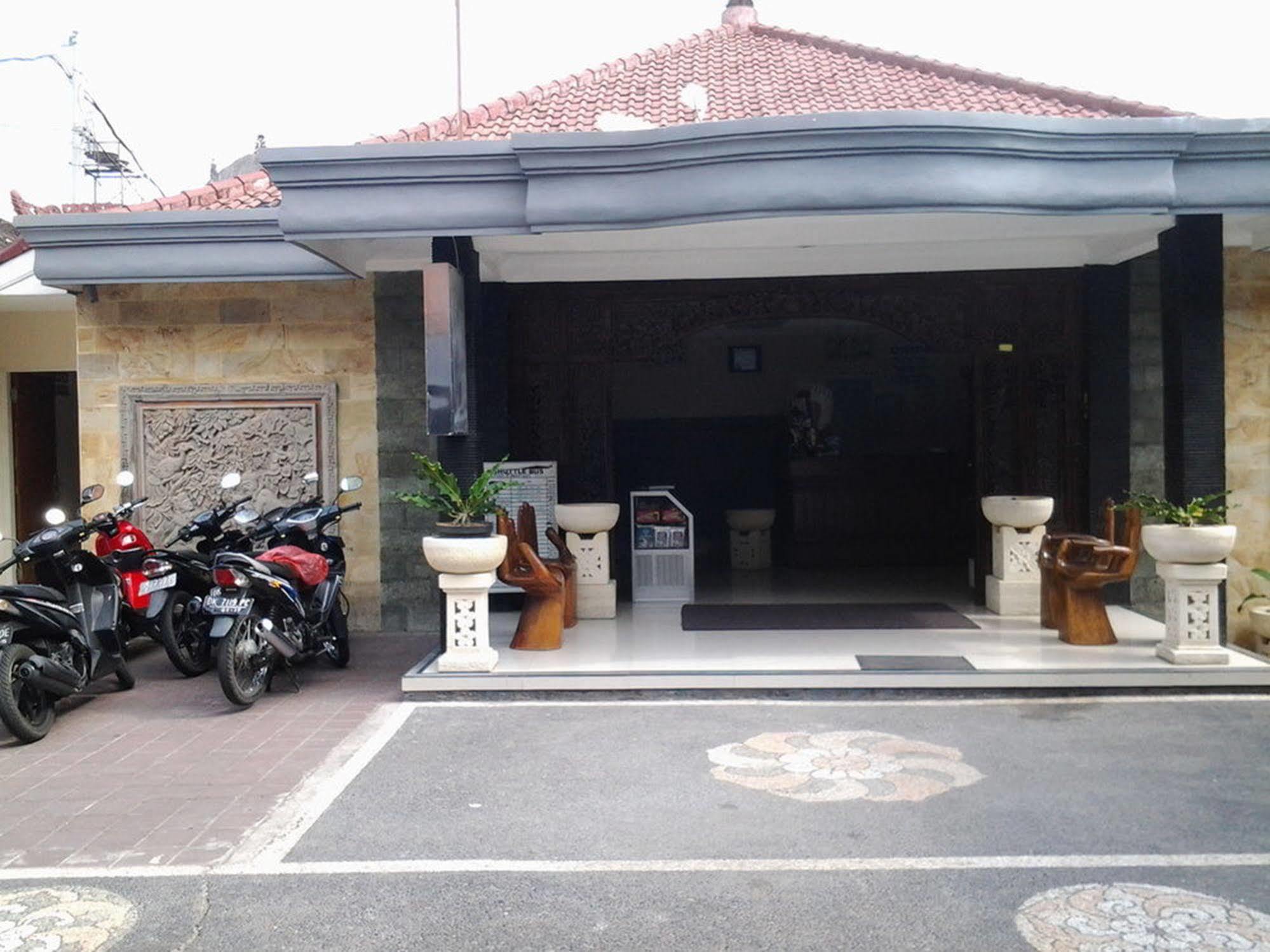 Mahendra Beach Inn Kuta Lombok Exterior foto